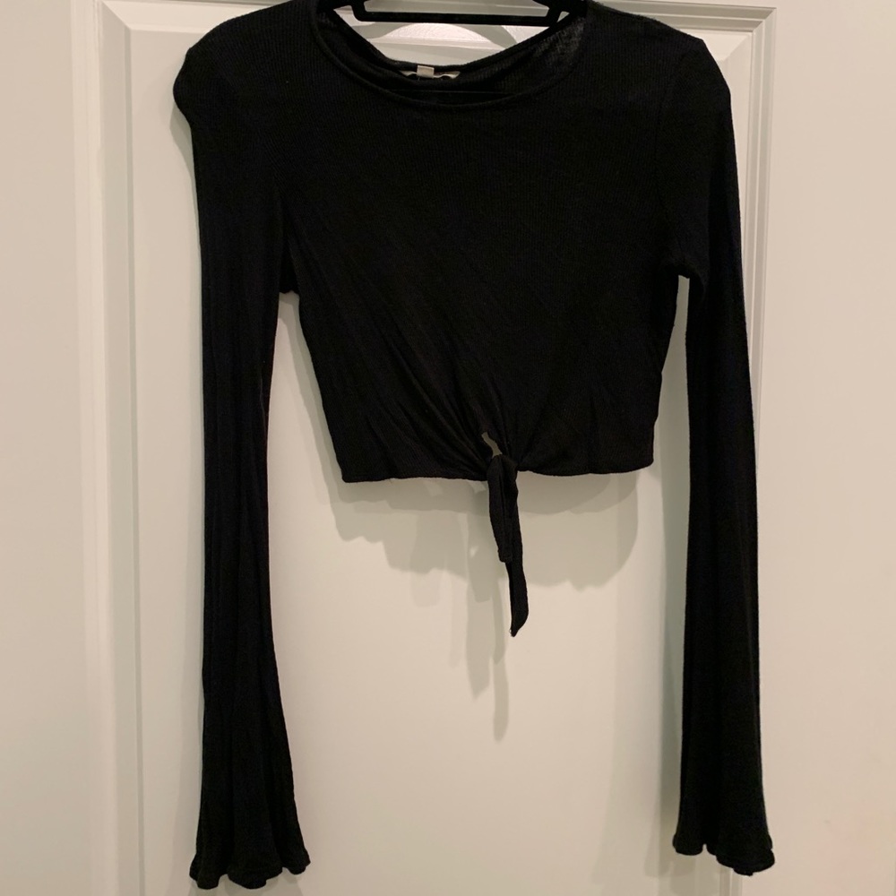PacSun Cropped Black Tie Shirt